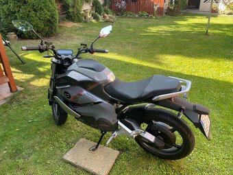 e-moto VMoto / Super Soco TS Street Hunter (zánovní) - 3
