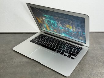 MacBook Air 13'' 2015 / i5 / 8GB / 256GB SSD - DPH - 3