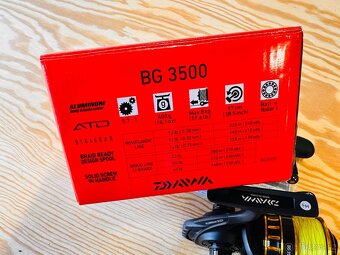 PŘÍVLAČOVÝ NAVIJÁK DAIWA BG 3500 + PLETENÁ ŠŇŮRA BERKLEY - 3