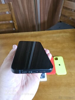 APPLE IPHONE 13 128GB TOP STAV. 7990kč - 3