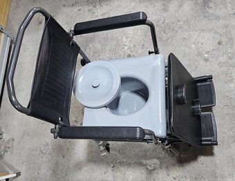 Toaletní židle - křeslo s kolečky - 3