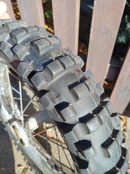 Vyměním zadní kolo 16' z KX80 za kolo z RM80, YZ80 - 3
