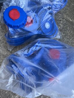 IBC víko , kontejner na vodu . - 3