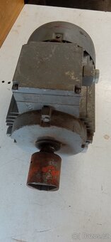 Elektromotor 1,5kw 940 otáček - 3