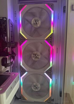 Lian Li uni fan sl120 sada z třech - 3