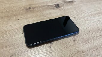 Apple iPhone 11 128GB, cena 2990Kč - 3