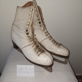 PRODÁM DÁMSKÉ LEDNÍ BRUSLE VEL. 40 - 3