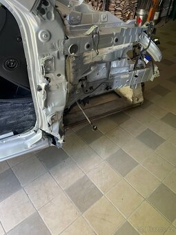 Prodám díly Dacia Spring - 3