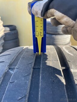 285/30 R22 Pirreli P-Zero AO - 3