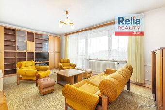 Prostorný RD s garáží v klidné části obce Břehy, 952 m2 - 3