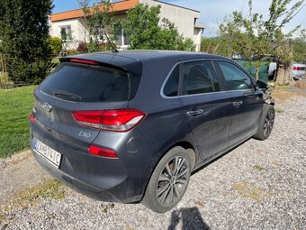 Hyundai i30 1.6 CRDi Style - poškodené - 3