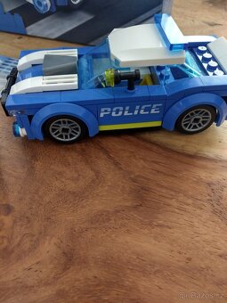 LEGO City 60312 Policejní auto - 3