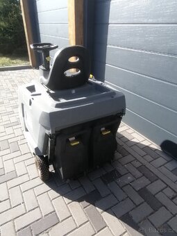 Zametací stroj s odsáváním Kärcher KM 85/50 R Bp Pack - 3