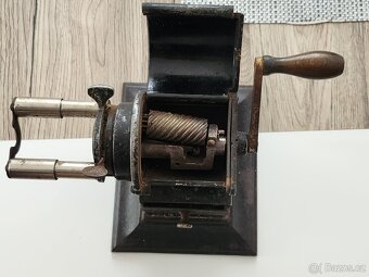 Ořezávátko/ Strouhátko na tužky - 3