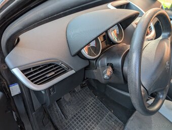 Peugeot 207 1,4 benzín - 3