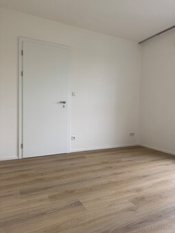 Nabízím ke pronájem neprůchozí pokoj. - 3