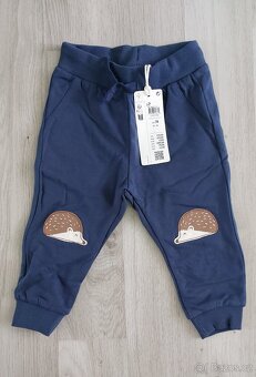 Nové tepláky Lindex vel. 74 - tučňák, ježek - 3