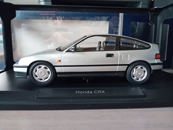 Honda CRX 1990 a Volvo 1800 S 1969 ltd.1/500 1:18 Norev - 3