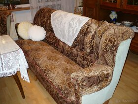 8 ks židlí a rozkládací stůl - 3