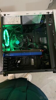 Herní/pracovní PC i5,16GB,256SSD+1TB, grafika W5700 - 3