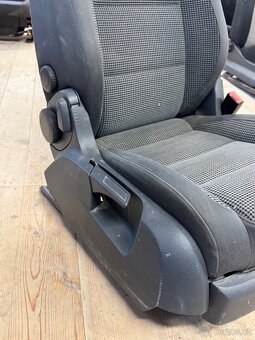 VW Touran 1T3, sedačky - 3