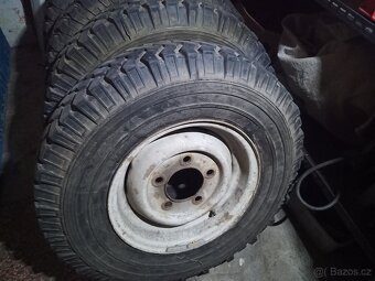 Prodám 2ks pneu Michelin 7,5 R16 C - 3