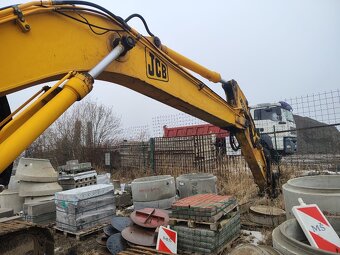 Pásový bagr JCB JS 240 - 3