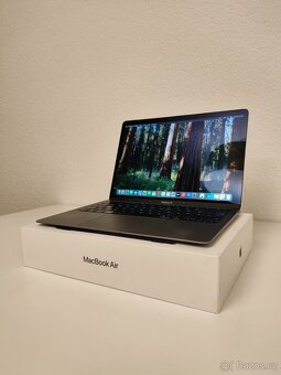 MacBook Air 2020 | i3 • 8GB • 256GB - 3