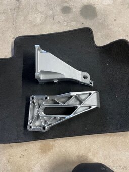 Držáky motoru e34 - 3