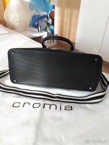 Kožená černá italská kabelka značky Cromia - 3