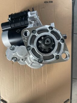 Prodám traktor Belorus 320 a ND díly na Belorus 320 - 3