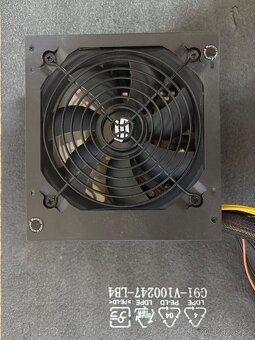 grafická karta, operační paměti a zdroj - 3