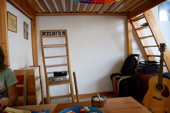 Patrová postel 140x220 z masivu, se schody - 3