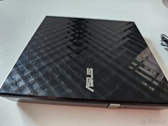 PRODÁM EXTERNÍ USB DVD±RW/CD VYPALOVAČKU ASUS SDRW-08D2S-U - 3