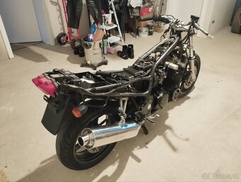 Kawasaki ZR7 - díly z motocyklu - 3