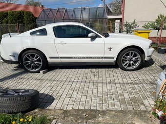 Ford Mustang  3.7 V6 - 3