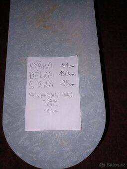 Květinový stolek dřevěný - 3