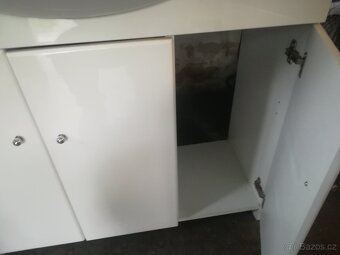 koupelnová skříńka s umyvadlem - 3