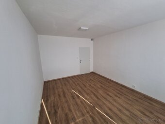 Pronájem bytu 1+kk v centru Uherského Hradiště - 3