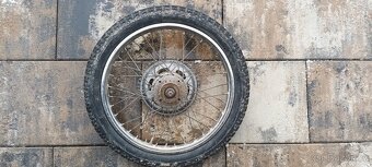 Babetta 210 - zadní kolo pěkné chromy, zánovní pneu - 3