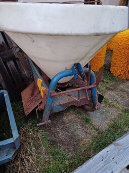 Sypač, rozmetadlo na zimní posyp - 3