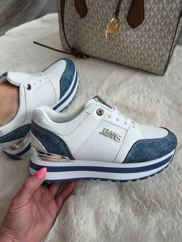 Nové  boží tenisky - 3