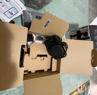 Bezzrcadlovka Canon - 3