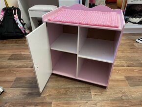 Dětský stolek, skříňka, přebalovak pro panenky - 3