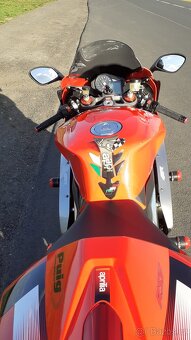 Aprilia RSV 1000 R - 3