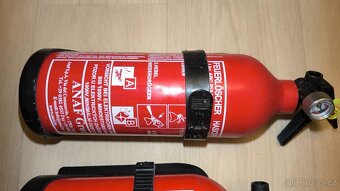 REZERVACE_Hasicí přístroj, hasičák do auta - 3