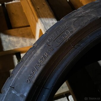 Letní pneu 235/35 R19 87Y Michelin 5mm - 3