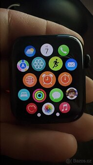 Apple Watch SE (2022) 44mm - 3