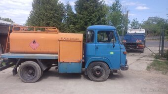 Avia cisterna na PHM. - 3