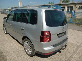 VW TOURAN 2,0TDI Highline - 3